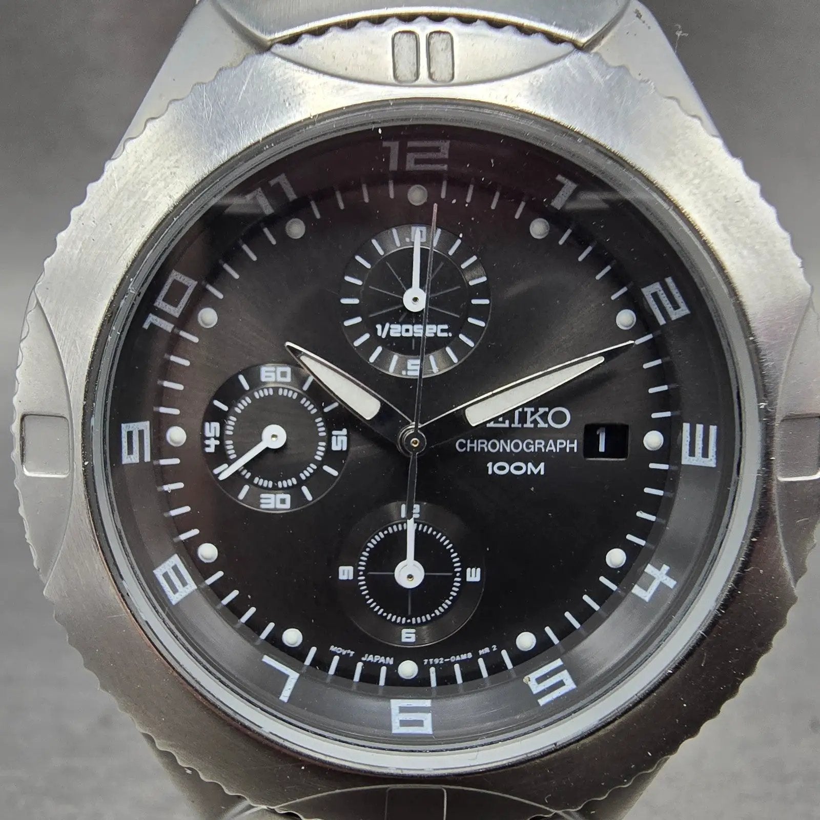 Seiko Chronograph Watch Men 42mm Gray Dial Silver Tone Date 7T92-0AW0 NewBattery2