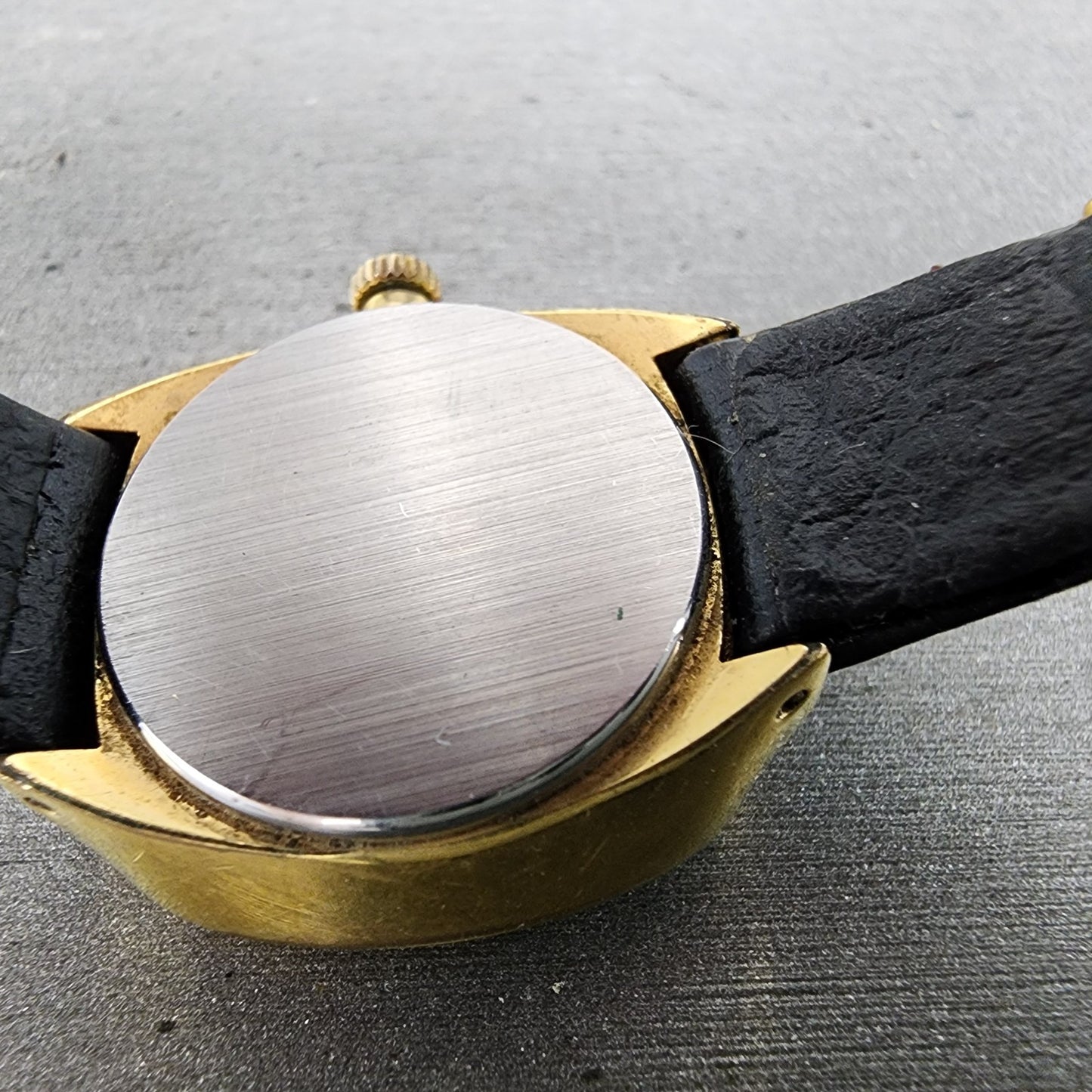 Tissot Boutique Watch Women 24mm Black Dial Gold Tone Manual Wind Runs VTG9