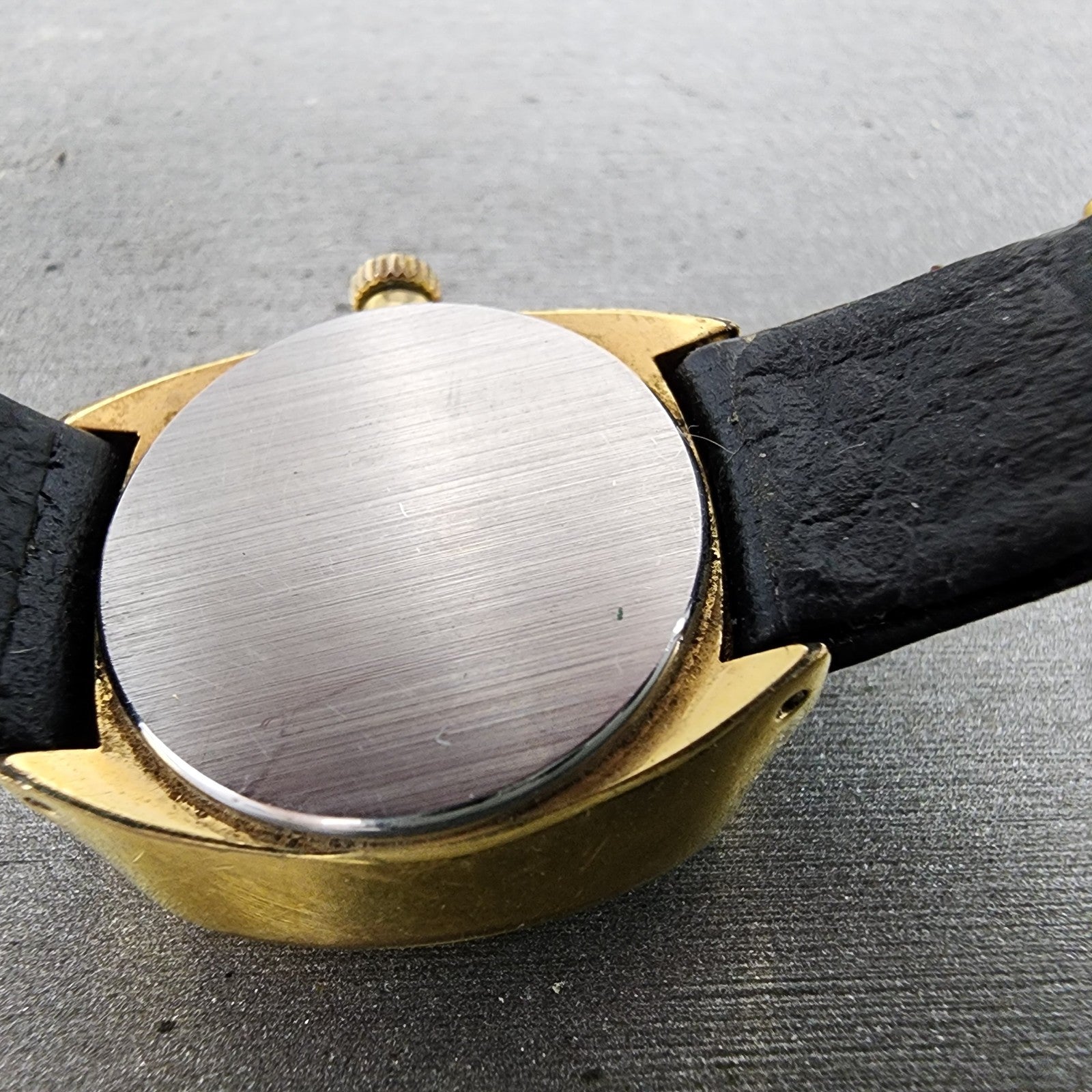 Tissot Boutique Watch Women 24mm Black Dial Gold Tone Manual Wind Runs VTG9