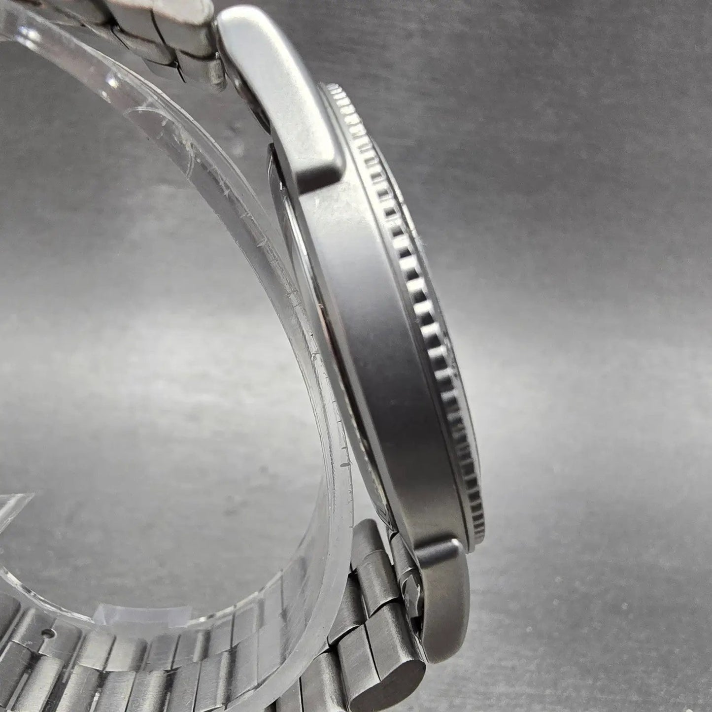 Wenger Dive Watch Men 38mm Black Dial Silver Tone Daydate 7215X New Battery3