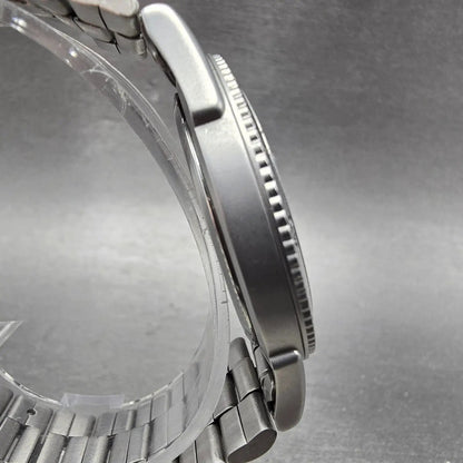 Wenger Dive Watch Men 38mm Black Dial Silver Tone Daydate 7215X New Battery3