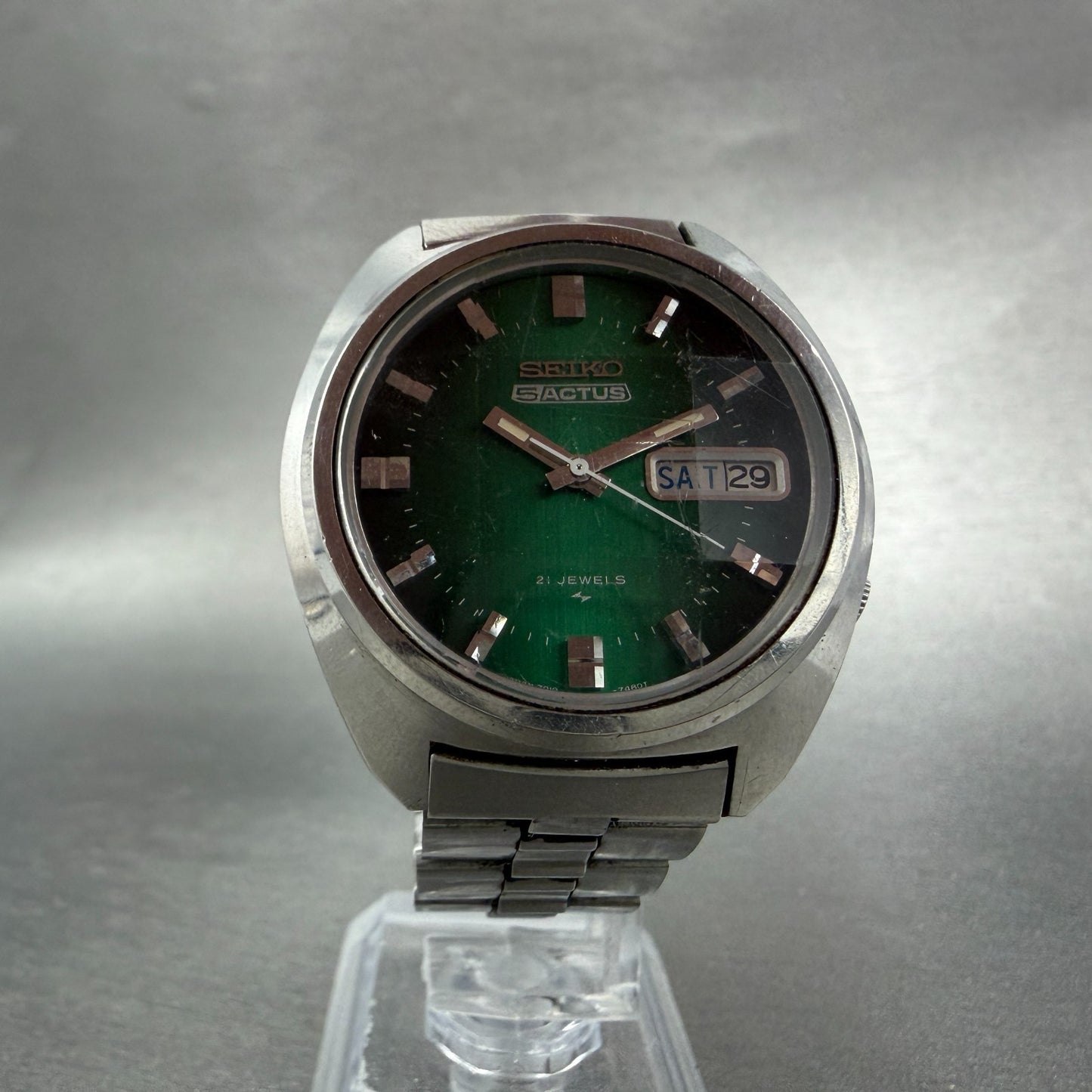 Seiko 5 Actus Watch Men 37mm Green Dial Silver Tone Daydate 7019-7350 Runs VTG5