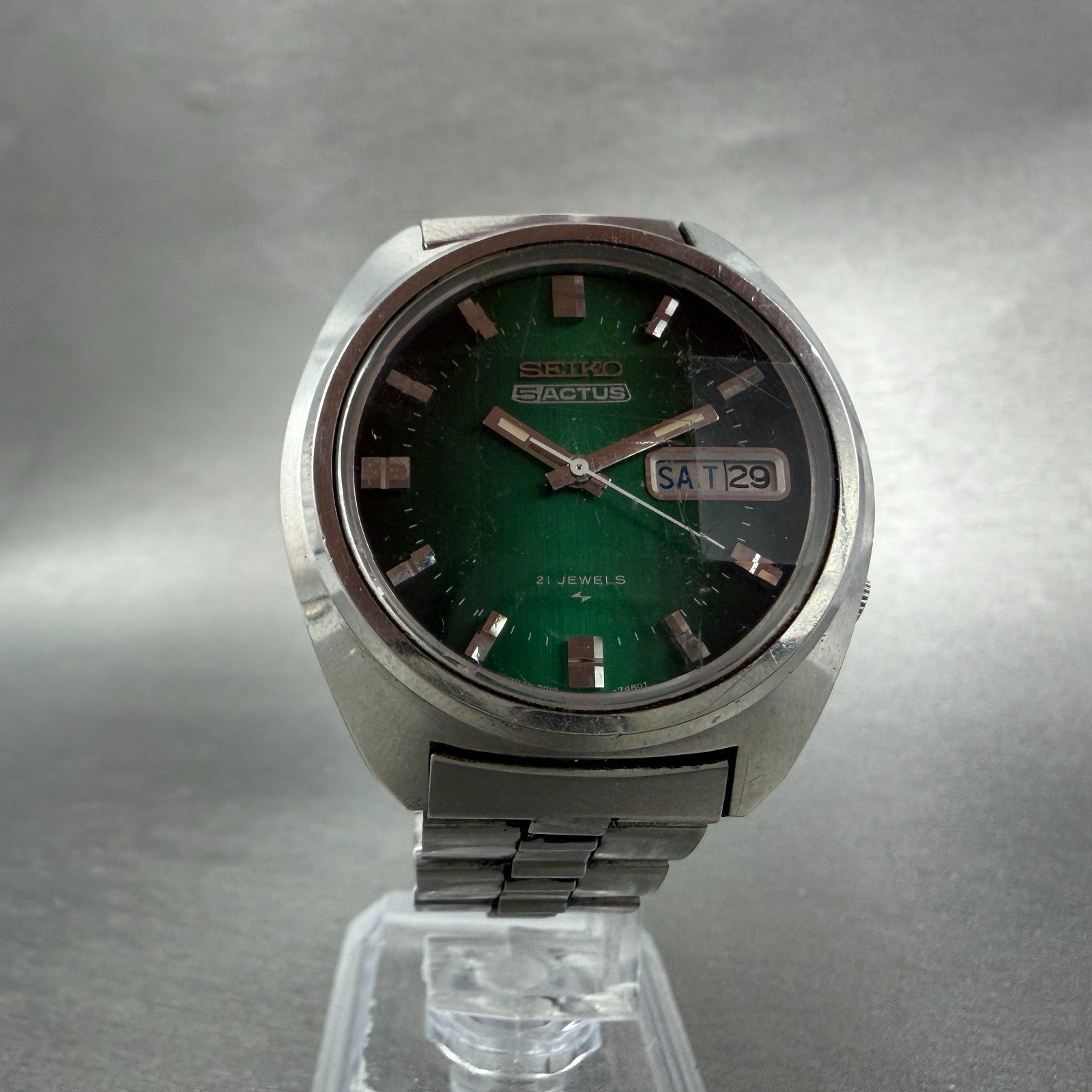 Seiko 5 Actus Watch Men 37mm Green Dial Silver Tone Daydate 7019-7350 Runs VTG5