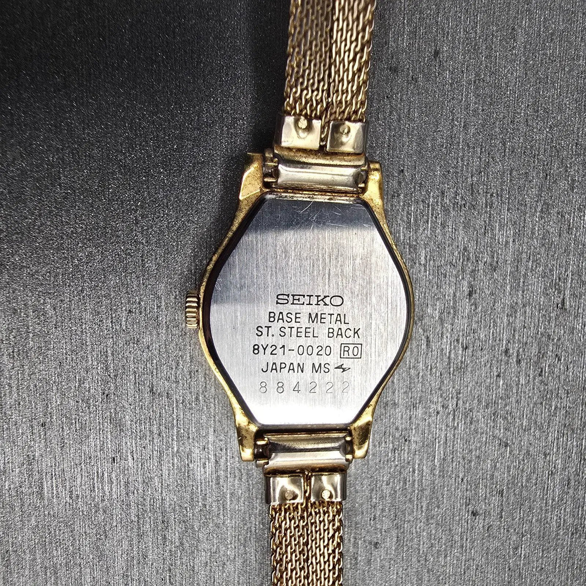 Seiko Watch Women 20mm Black Dial Gold Tone Round 8Y21-0020 New Battery Vintage10
