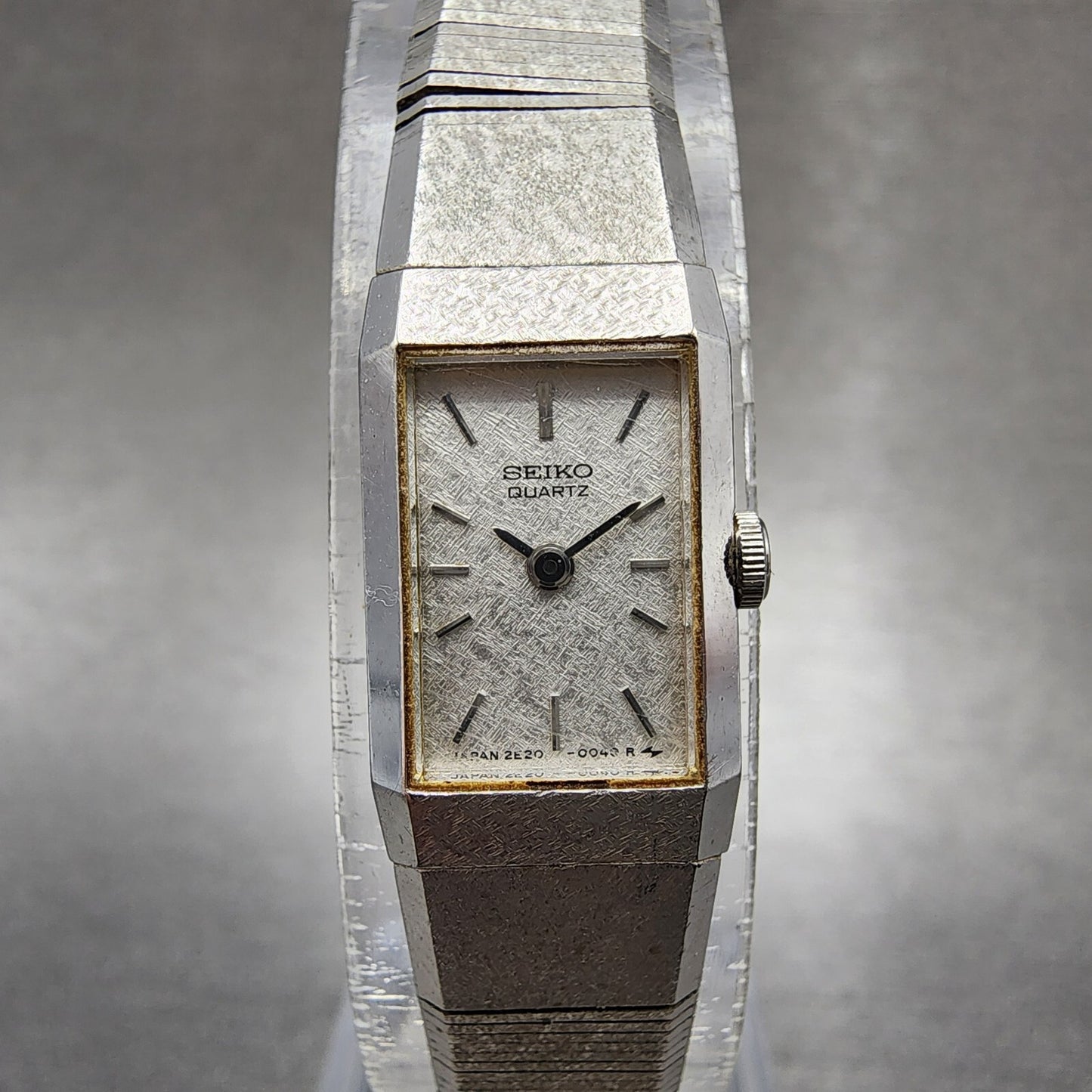 Seiko Tank Watch Women 12mm Silver Dial Silver Tone 2e205029 New Battery0