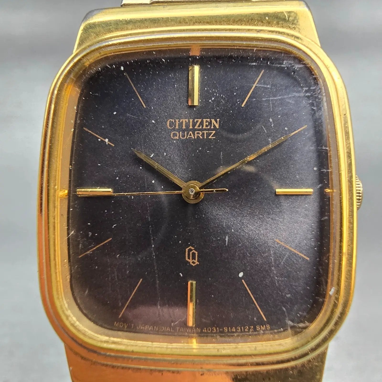 Citizen CQ Watch Men 27mm Gray Dial Gold Tone Rectangle 4031-S02244 New Battery1
