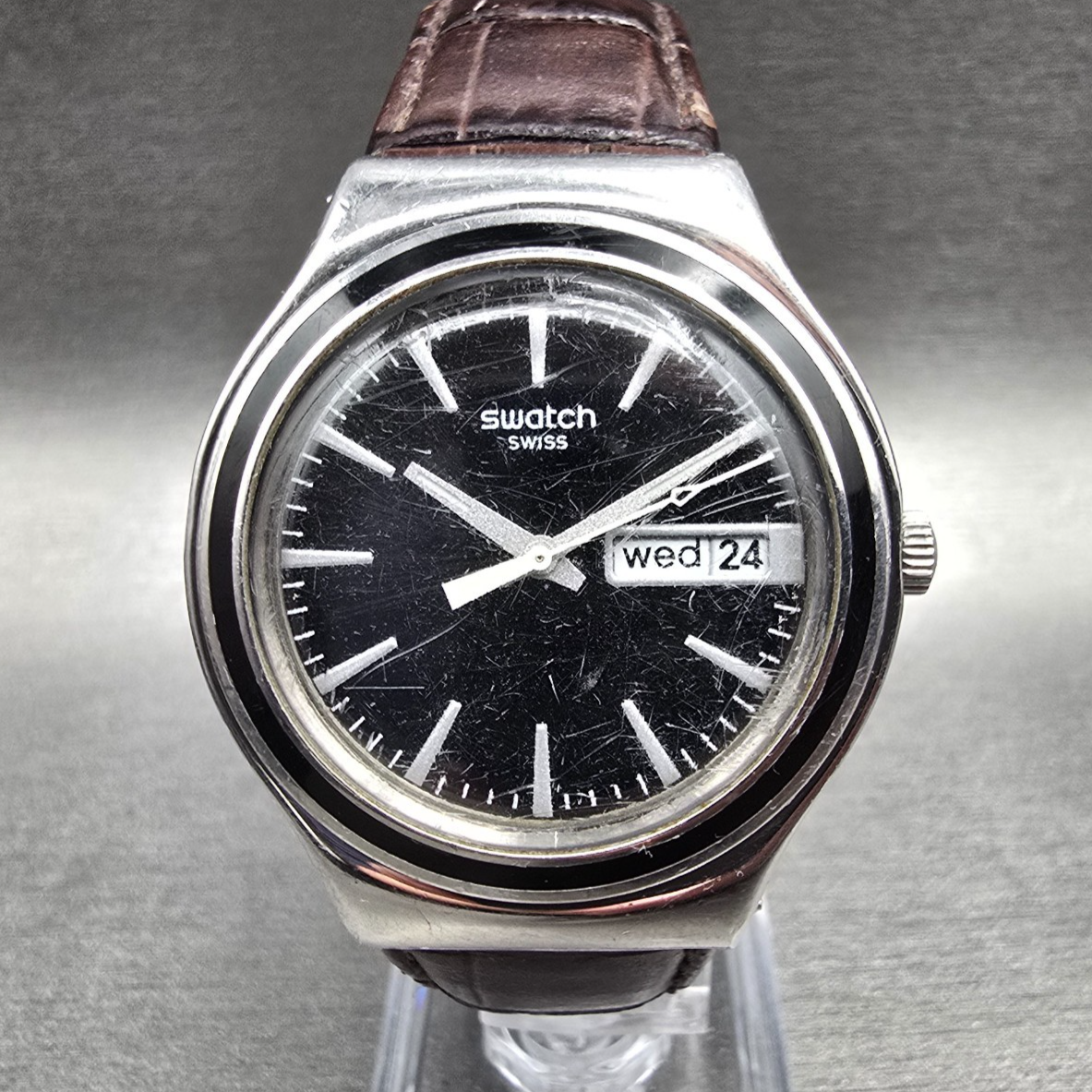Swatch Charcoal Suit Watch Men 37mm Black Dial Silver Daydate YGS744 New Batt0