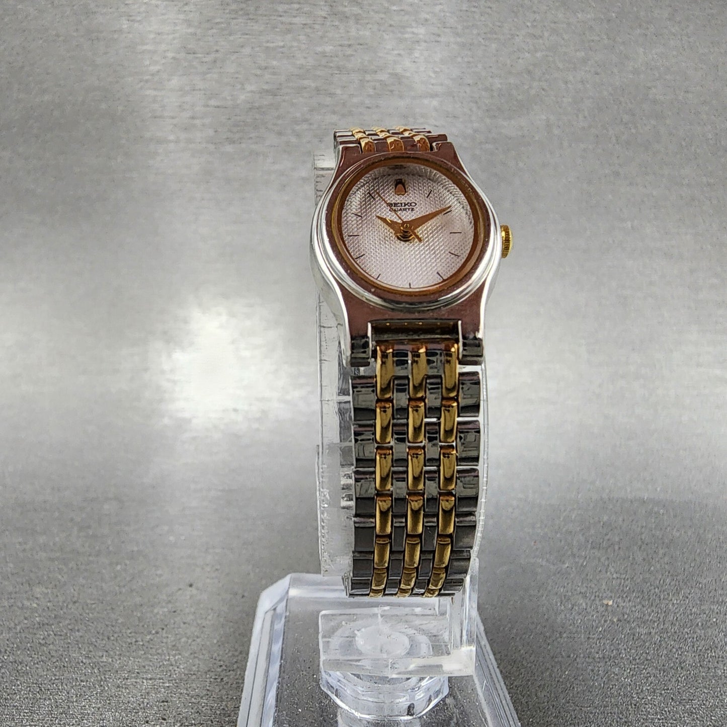 Seiko Watch Women 18mm White Dial Two Tone Oval V4015228 New Battery5