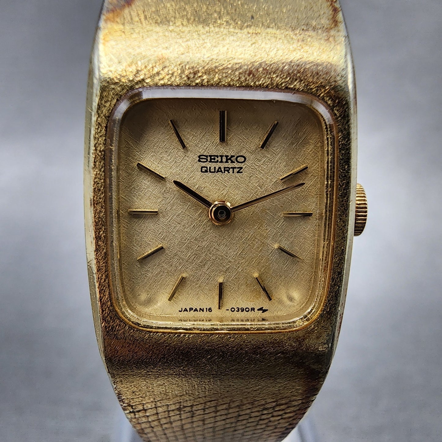 Seiko Tank Watch Women 16mm Champagne Dial Gold Tone Rectangle 163269 New Batt1