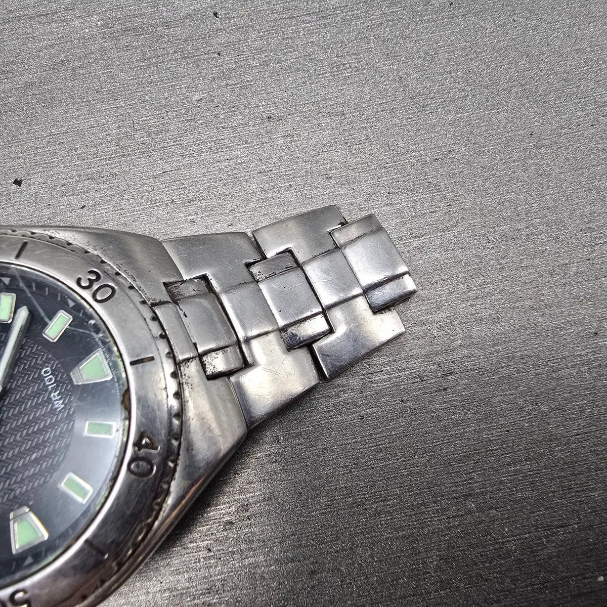 Citizen Eco-Drive Watch Men 40mm Black Dial Silver Tone Date E110-K000432 PARTSP8