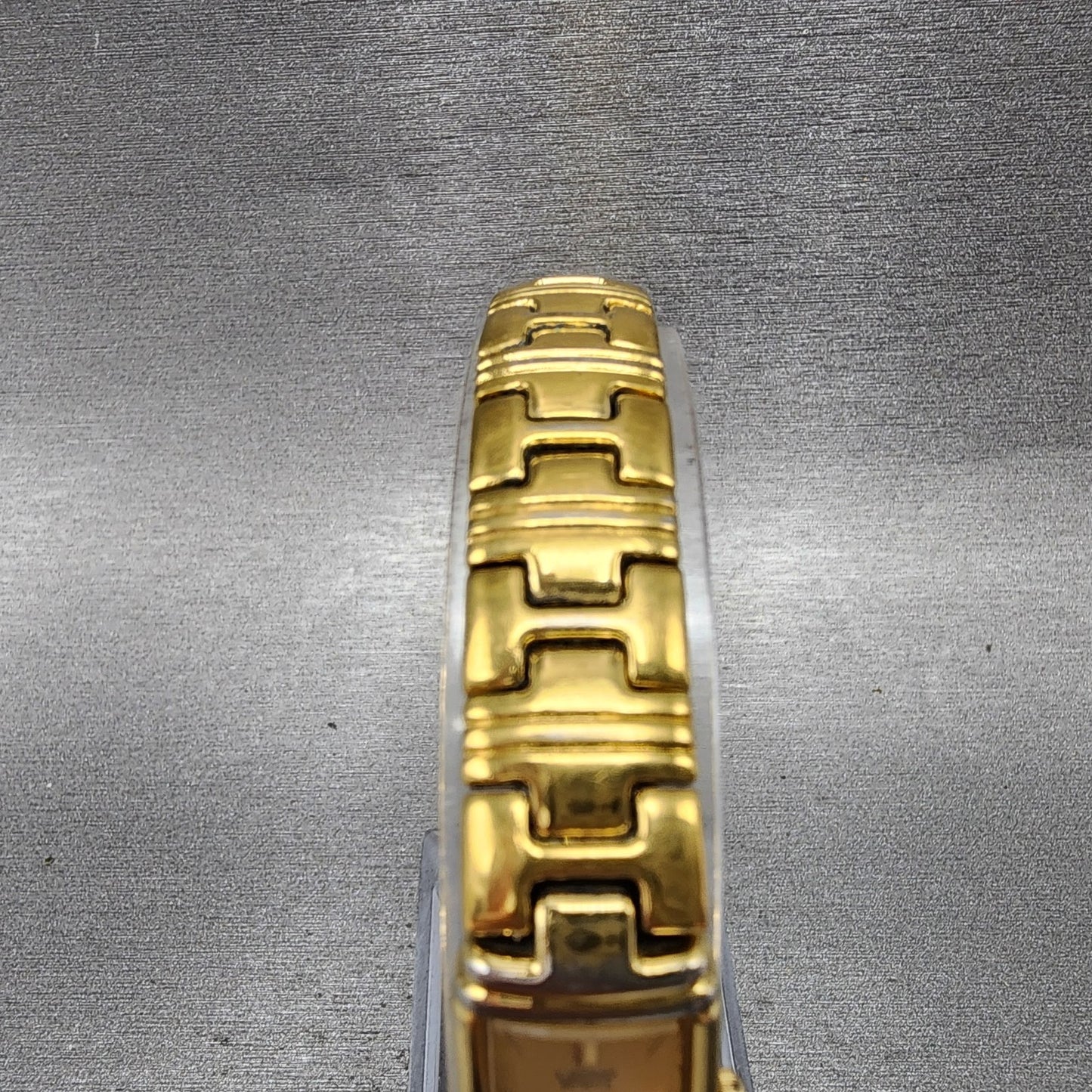 Seiko Tank Watch Women 14mm Gold Dial Gold Tone Rectangle 1E206940 New Battery4