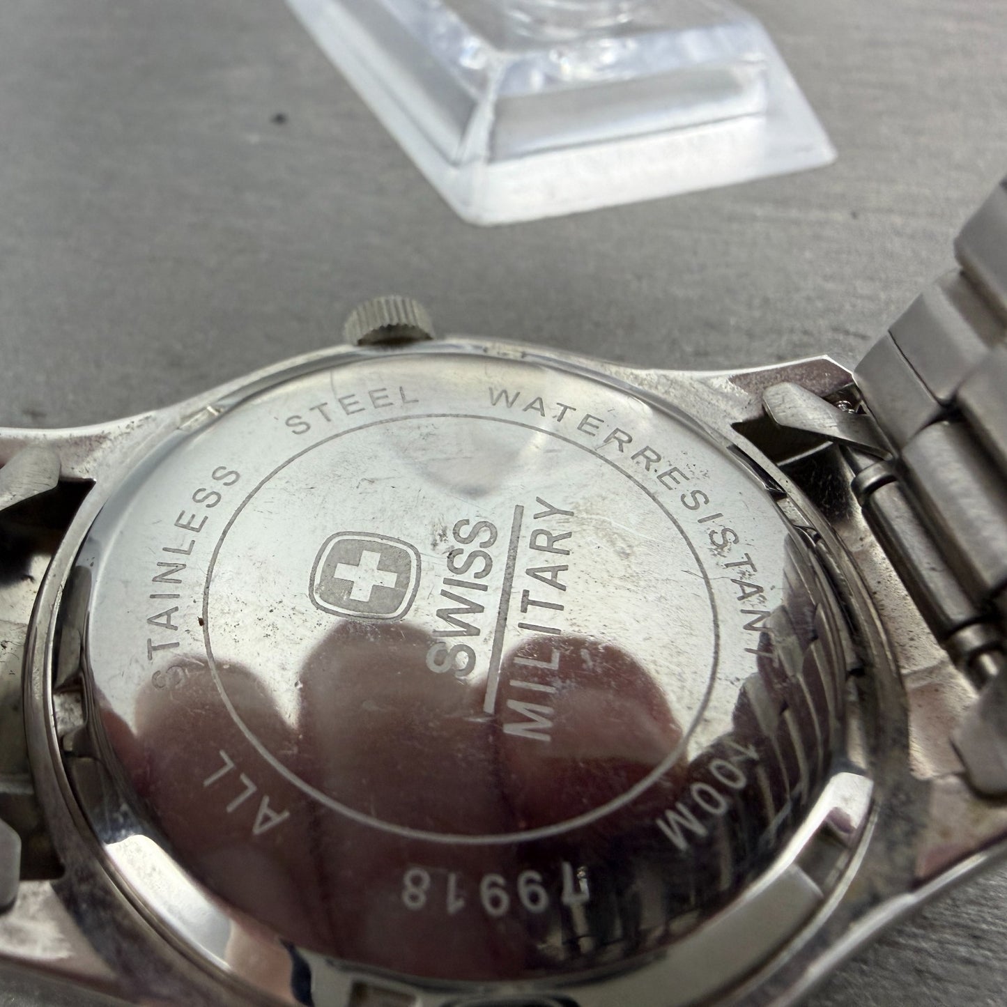 Wenger Swiss Military Dive Watch Men 39mm White Dial Steel Date Round New Batt9