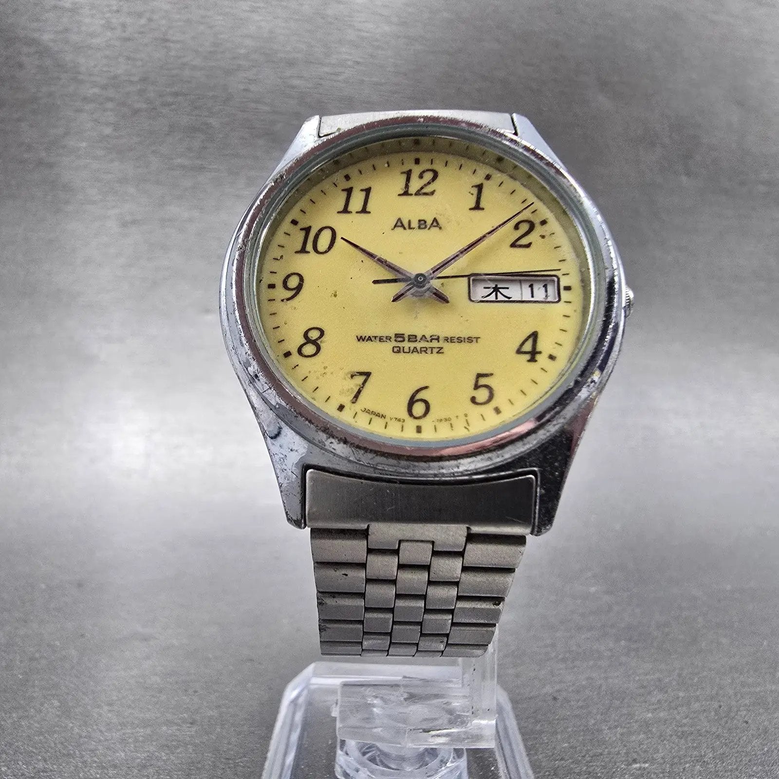 Seiko Alba Watch Men 34mm Luminous Dial Silver Tone Daydate V743-7A00 PARTS VTG11