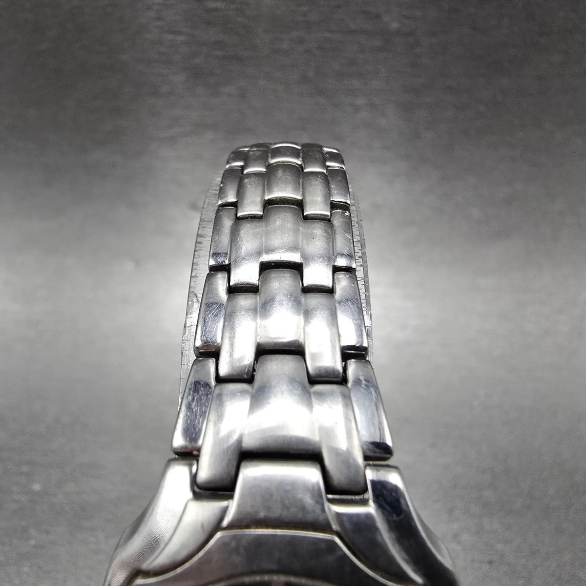 Citizen Eco-Drive Watch Women 25mm Gray Dial Silver Date E011-S049601 Runs JP24
