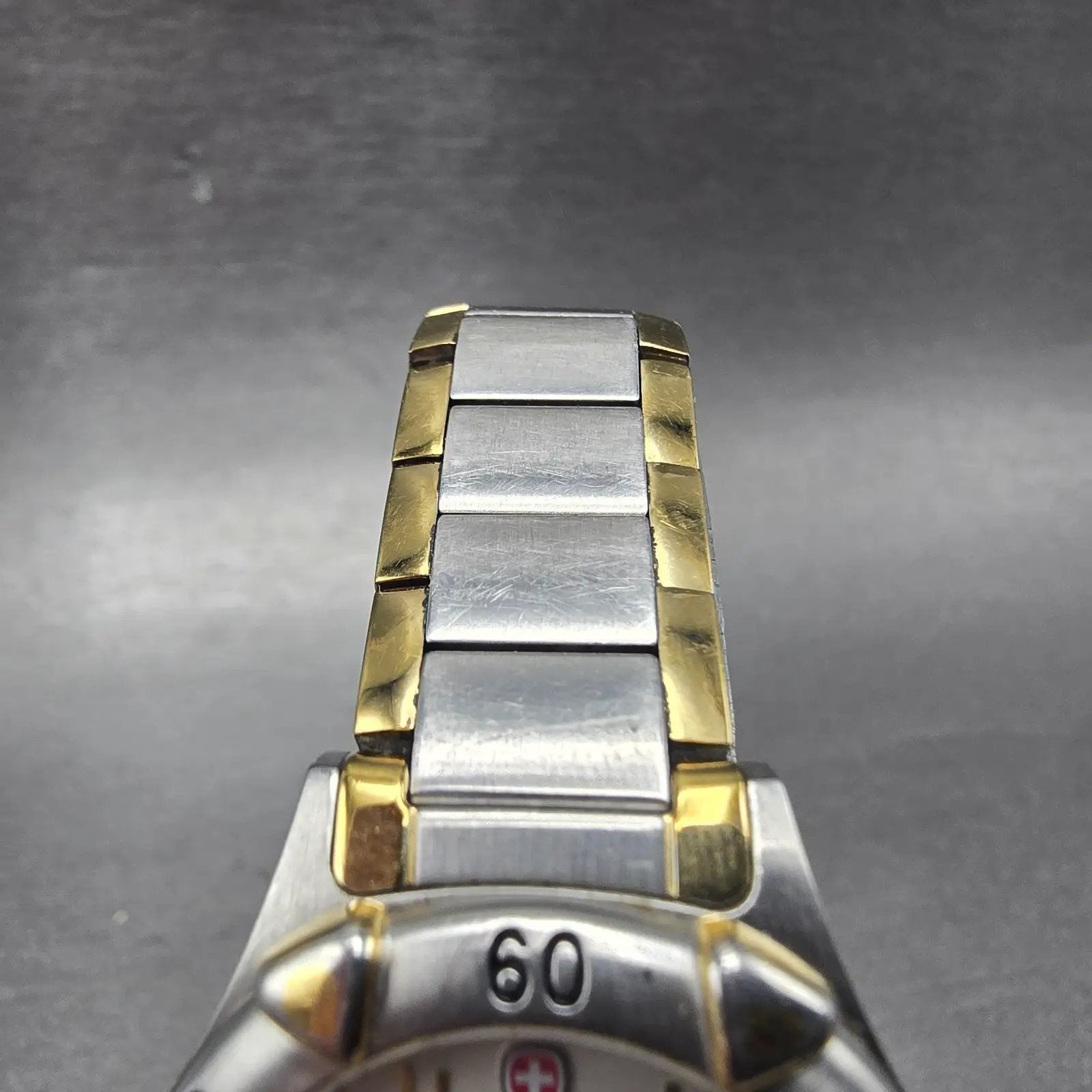 Wenger Swiss Military Dive Watch Women 30mm White Dial TwoTone Date 79052 NewBat4