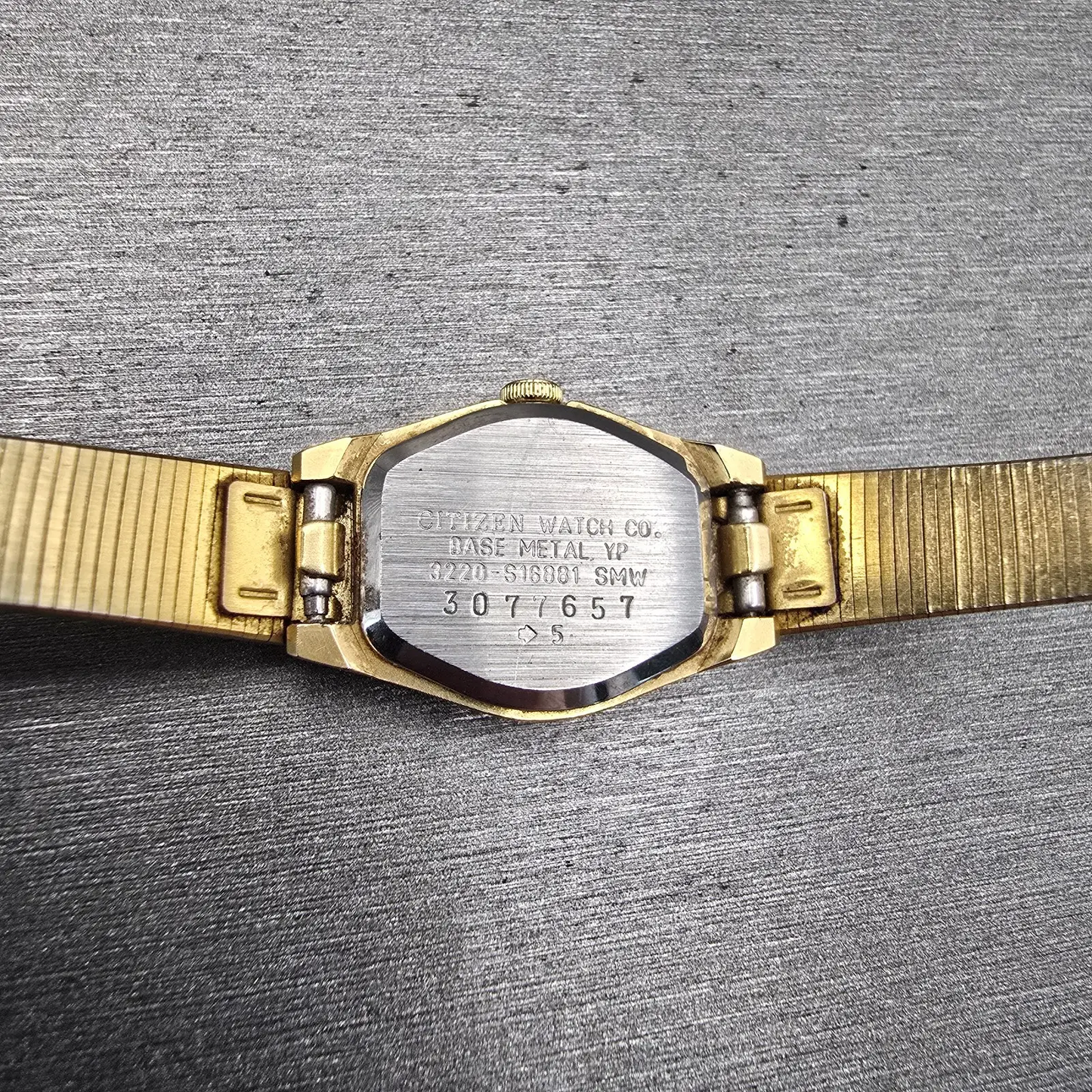 Citizen CQ Watch Women 17mm Champagne Dial Gold Tone Oval 3220-S16881 New Batt10