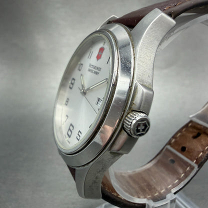 Victorinox Swiss Army Watch Men 40mm Silver Dial Silver Tone Date Round PARTS3
