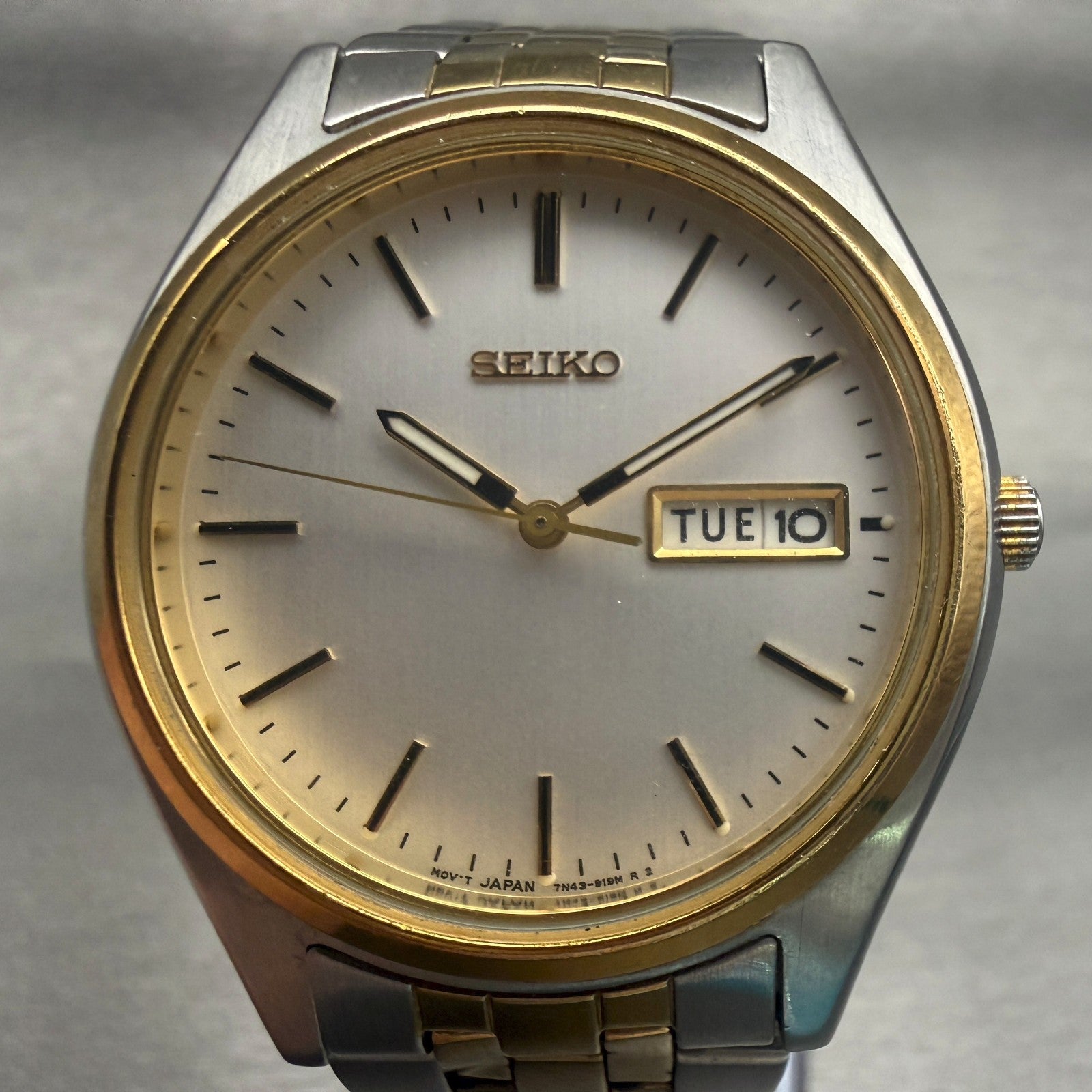 Seiko Watch Men 37mm Silver Dial Two Tone Daydate Round 7N43-9048 New Battery Ad1
