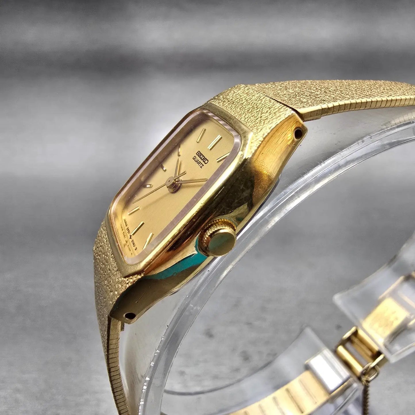 Seiko Watch Women 17mm Gold Dial Gold Tone Rectangle 2P21-5080 New Battery VTG2