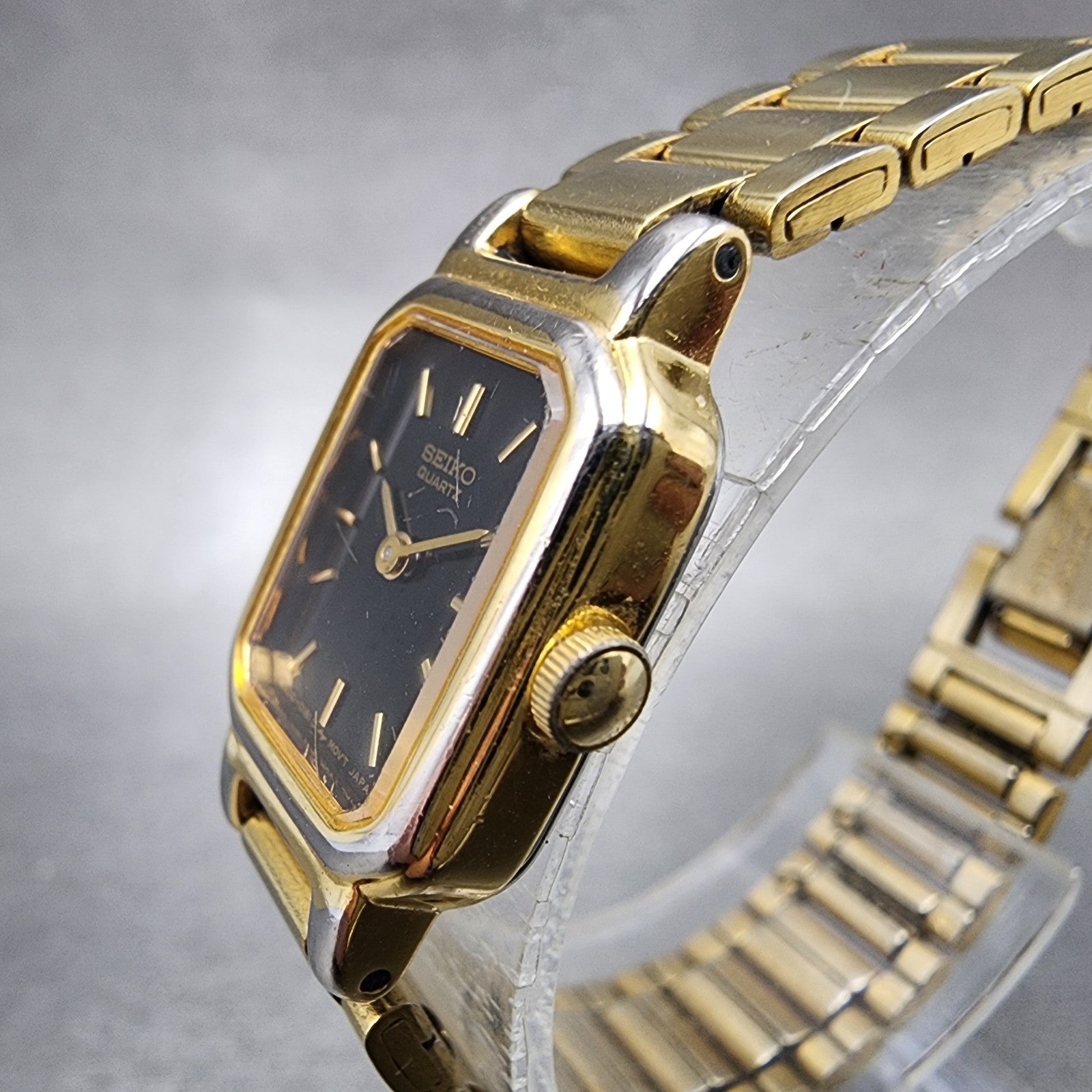 Seiko Watch Women 15mm Black Dial Gold Tone Octagon 4N005071 New Battery B1232