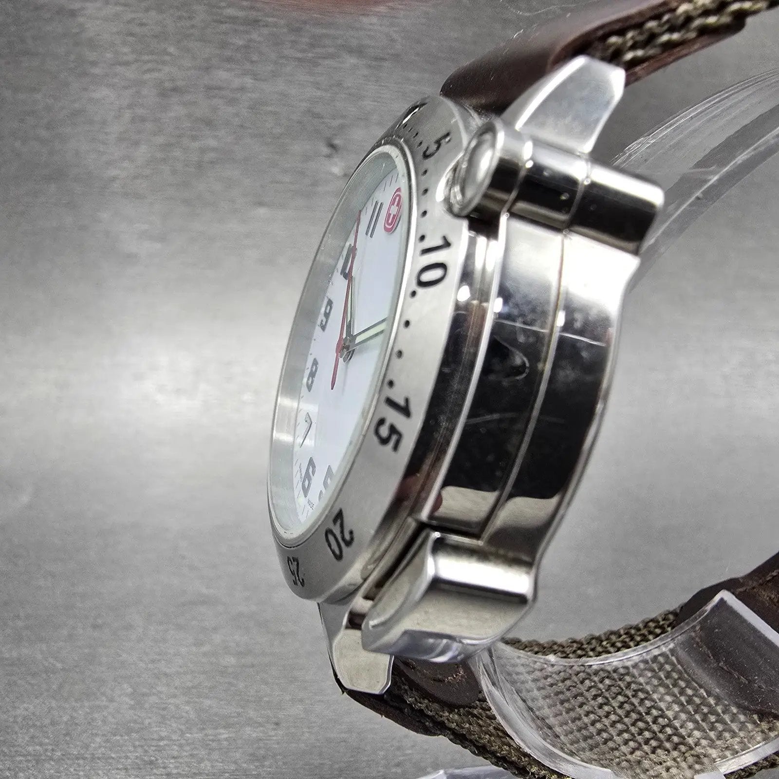Wenger Compass Watch Men 41mm White Dial Silver Tone Date 7037X New Battery4