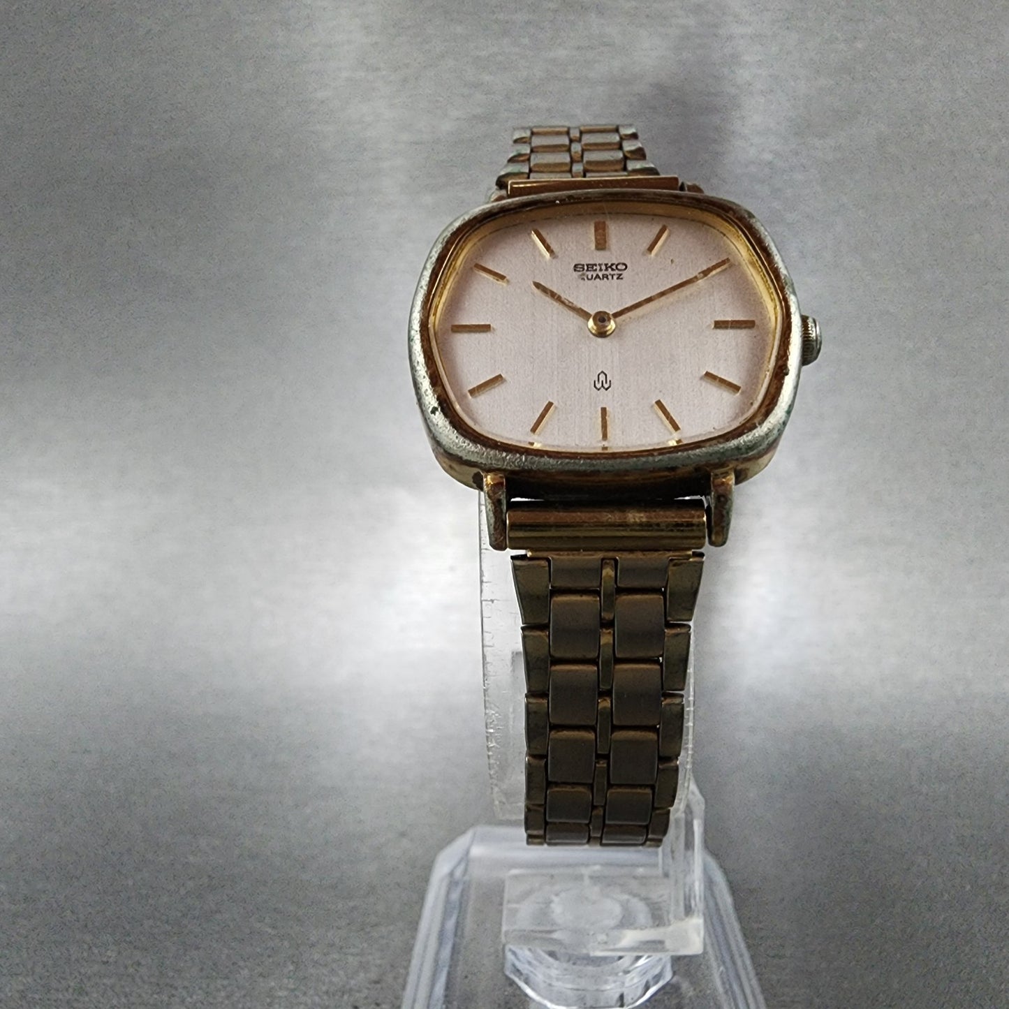 Seiko Watch Women 27mm Silver Dial Gold Tone Round 47205120 New Battery5