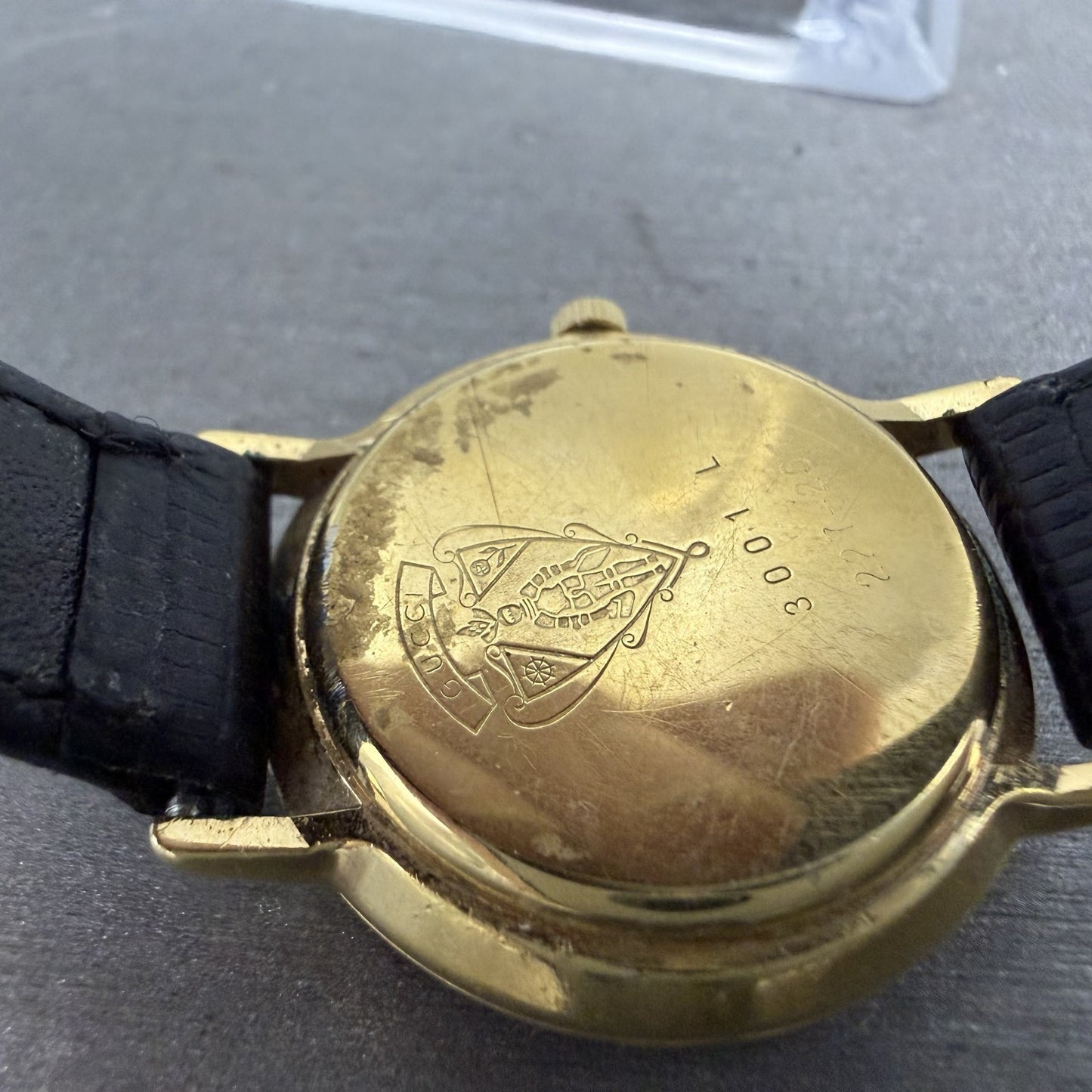 Gucci 3001L Watch Women 26mm Black Dial Gold Plated Round Vintage PARTS10