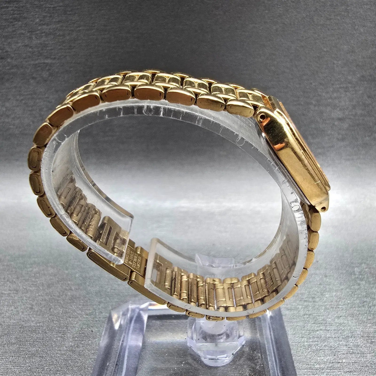 Seiko Tank Watch Women 18mm Black Dial Gold Tone Rectangle V401-5528 New Battery8