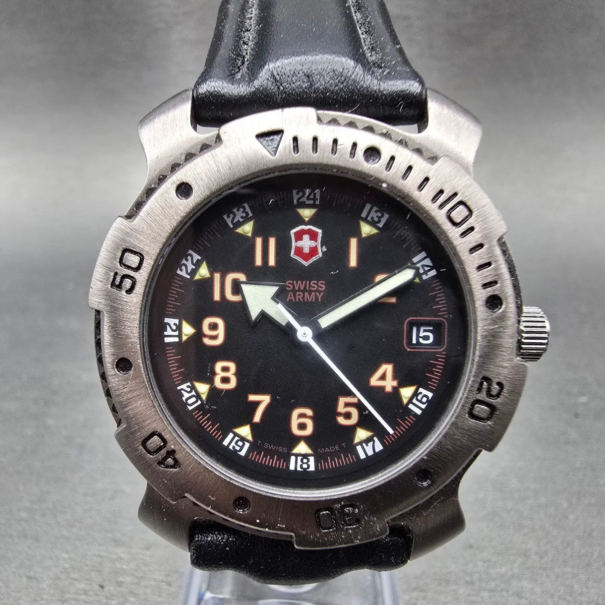 Victorinox Sprots Line Dive Watch Men 37mm Black Dial Silver Date Round PARTS0
