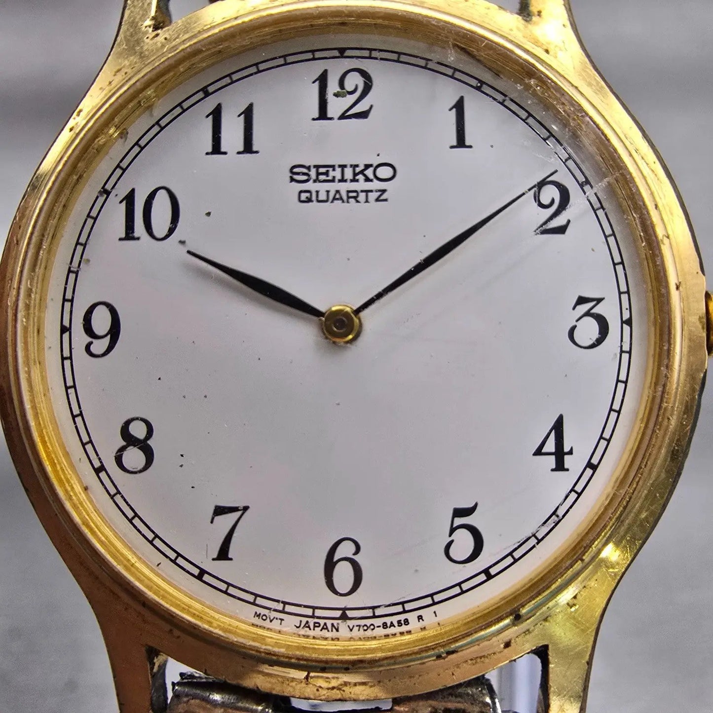 Seiko Watch Men 34mm White Dial Gold Tone Round V700-8A10 New Battery Vintage1