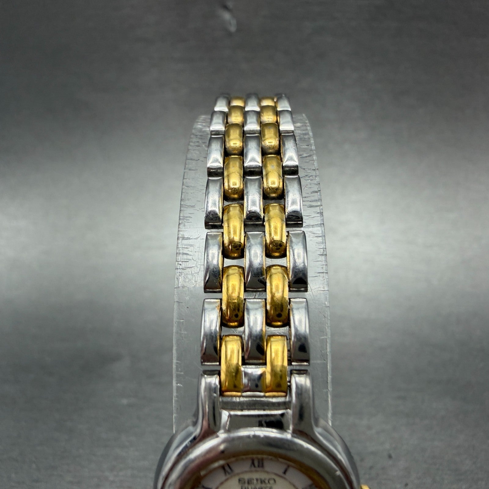 Seiko Watch Women 19mm White Dial Two Tone Round Vintage 1N00-0C59 New Battery 54