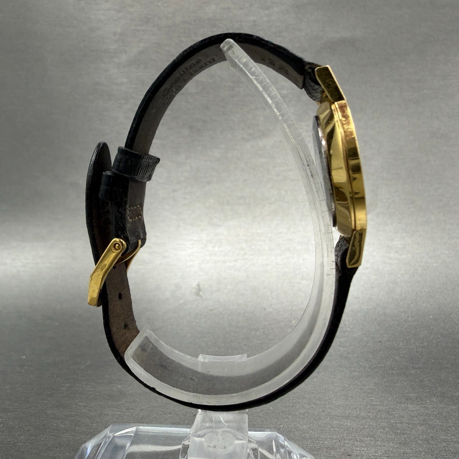 Movado Museum Watch Women 25mm Black Dial Gold Tone Round 87.A1.832.1 New Batt8