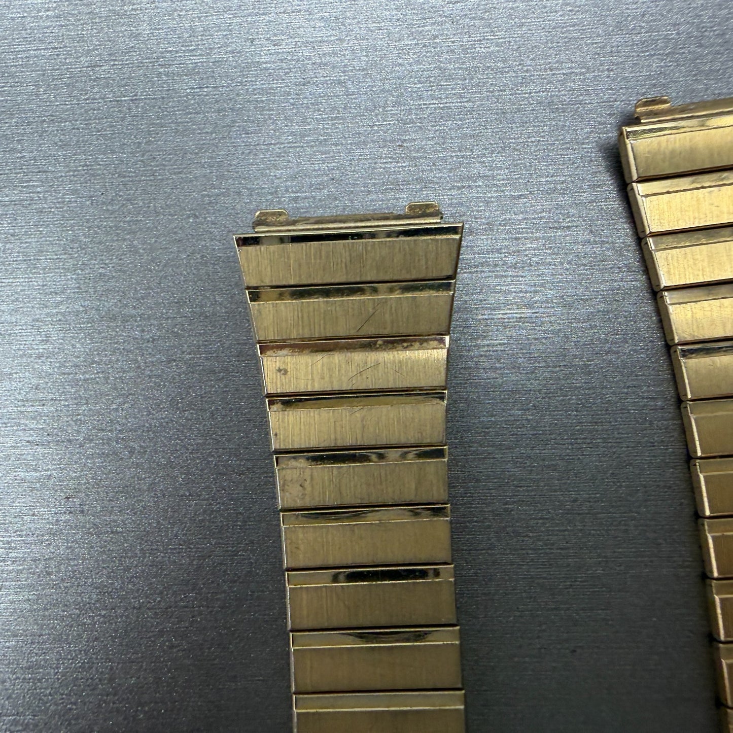 Seiko Bracelet 18mm Gold Tone Stainless Steel MISSING A PIECE Z1355L VTG4