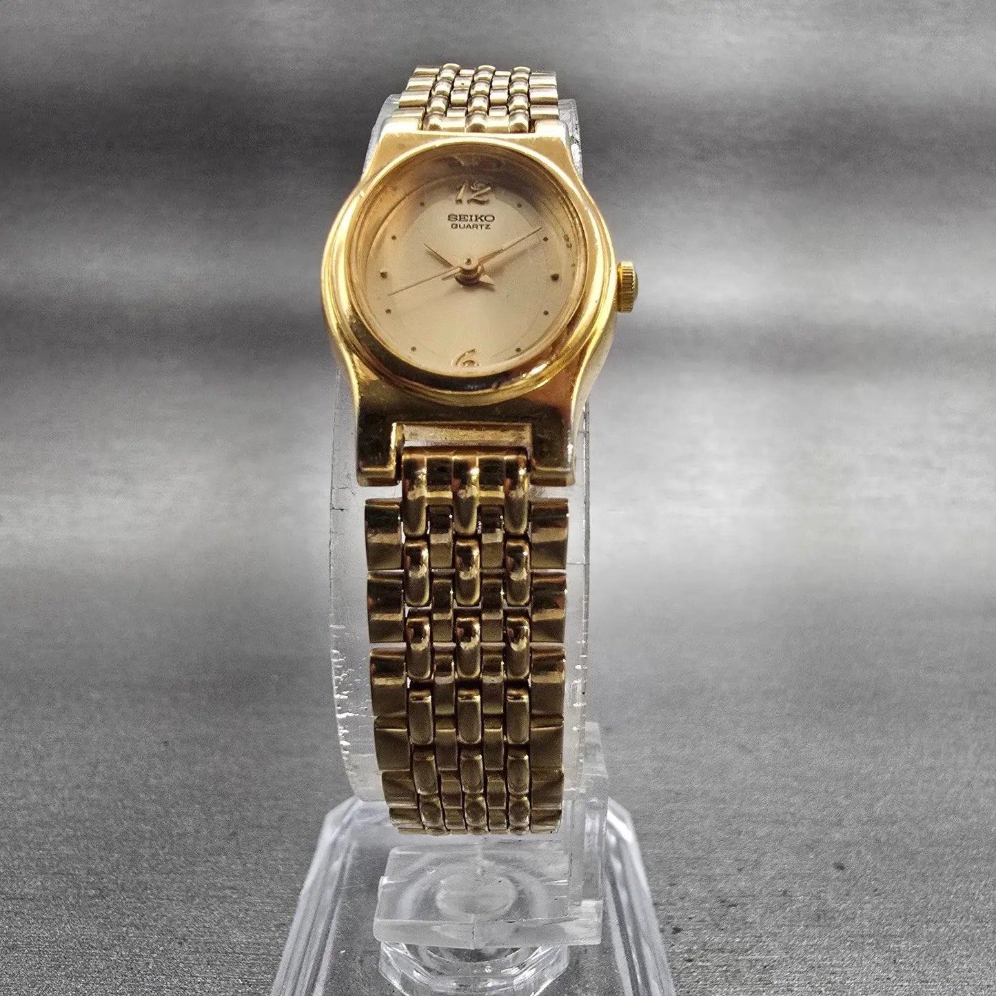 Seiko Watch Women 17mm Gold Dial Gold Tone Oval V401-5109 New Battery Vintage5