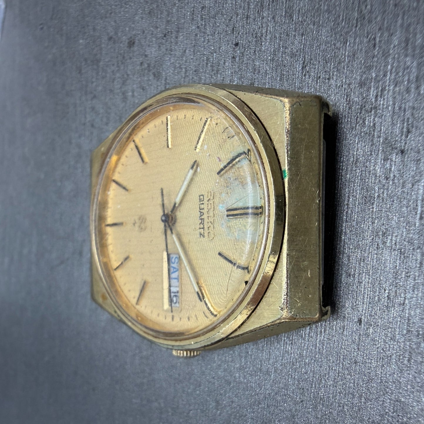 Seiko SQ Watch Men 34mm Champagne Dial Gold Tone Daydate Round 7123-8310 PARTS5