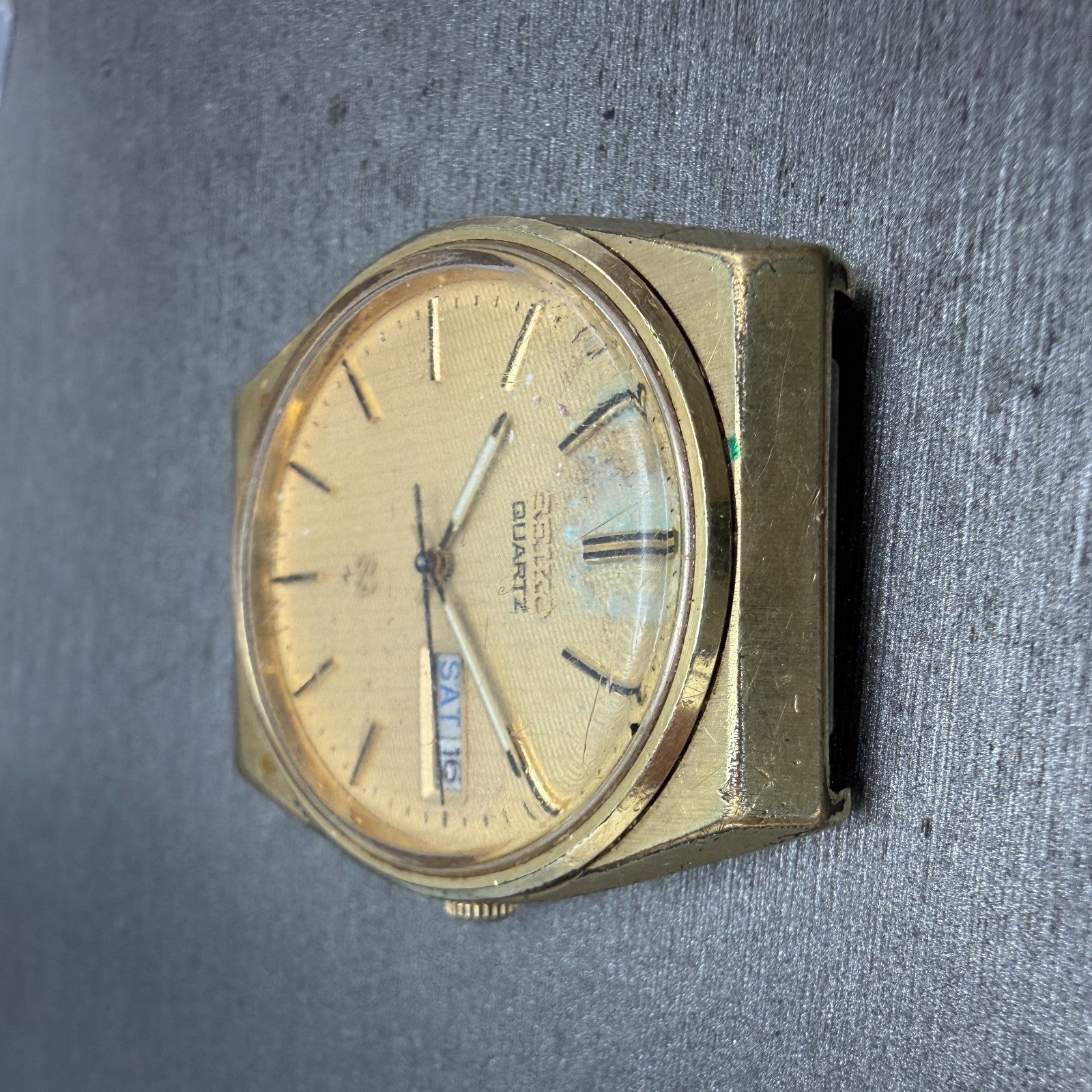Seiko SQ Watch Men 34mm Champagne Dial Gold Tone Daydate Round 7123-8310 PARTS5