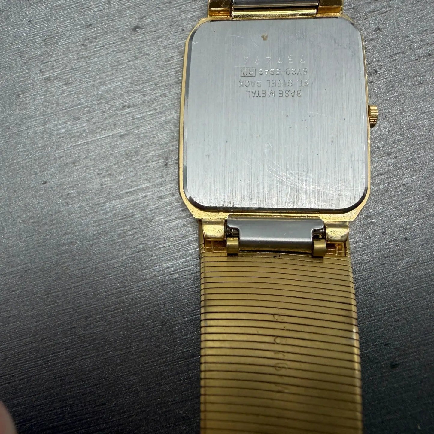 Seiko Tank Watch Men 25mm Silver Dial Gold Tone Rectangle READ! 5Y30-5B49 NewBat12