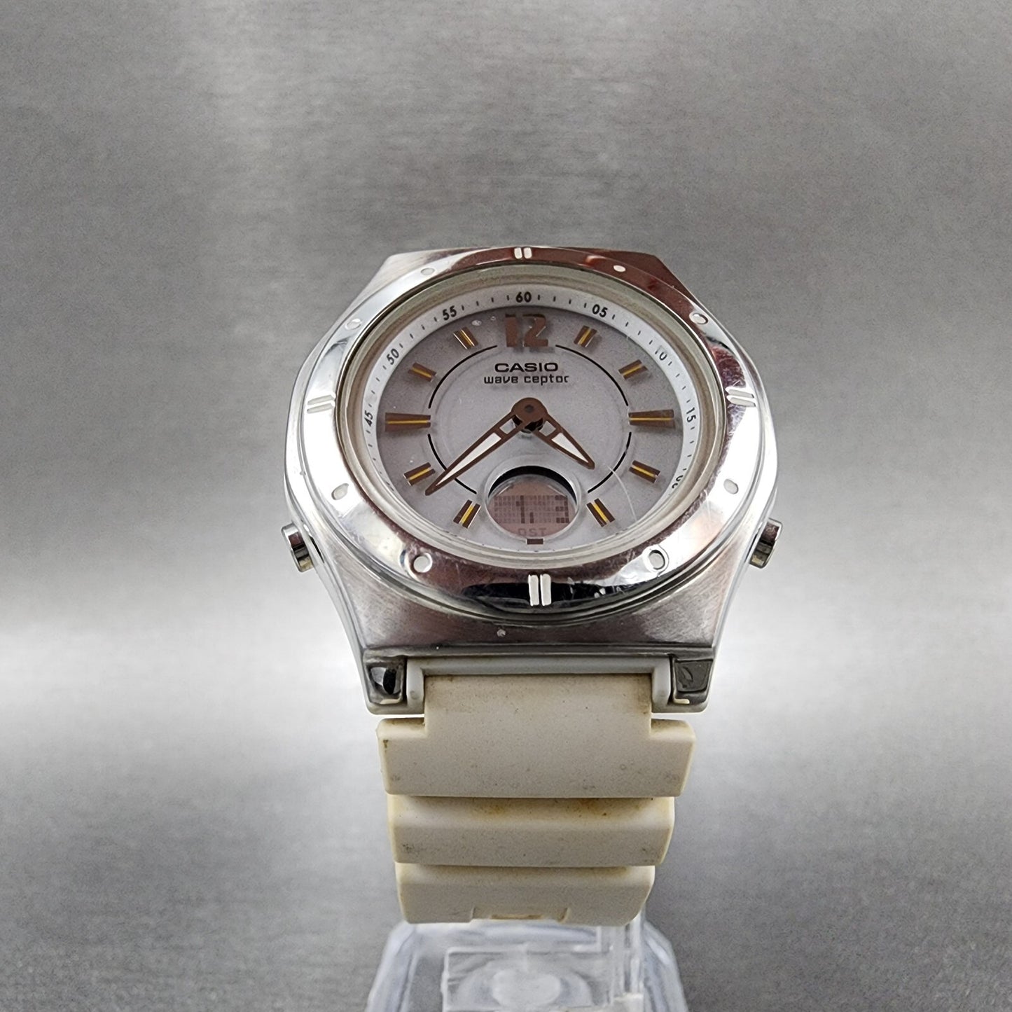 Casio Wave Ceptor Watch Women 35mm White Dial Silver Tone Analog Digital Works