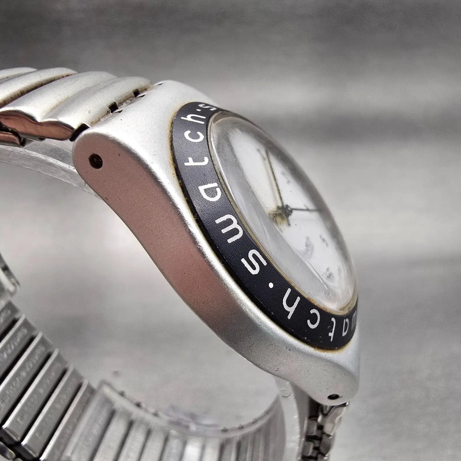 Swatch CONTRAST S Watch Men White Dial Silver Tone Round YLS1004 New Battery3