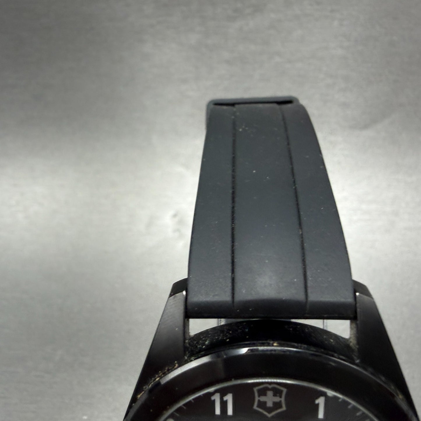 Victorinox Swiss Army Garrison Watch Men 40mm Black Dial Black Case Date PARTS5