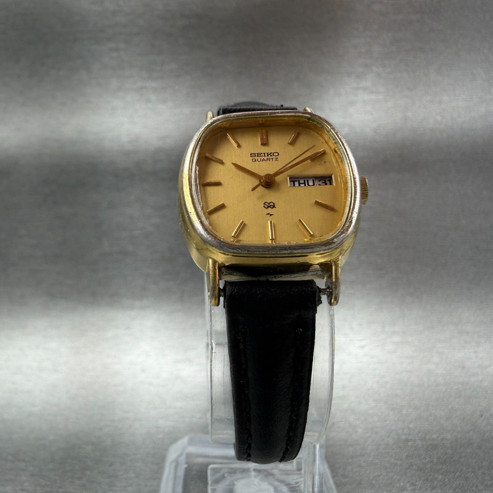 Seiko SQ Watch Women 21mm Champagne Dial Gold Tone Daydate 8523-5009 New Batt 875
