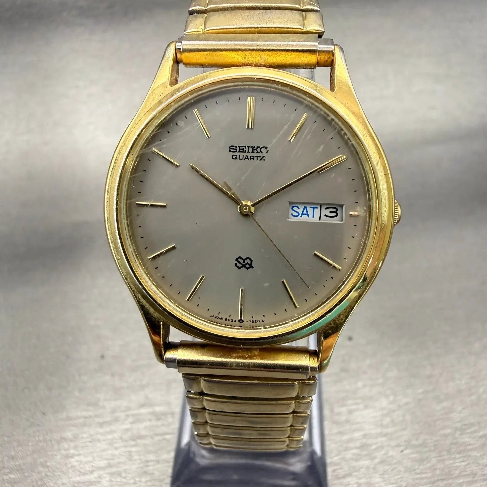 Seiko SQ Watch Men 34mm Gray Dial Gold Tone Daydate Round 5H23-7B09 New Battery0