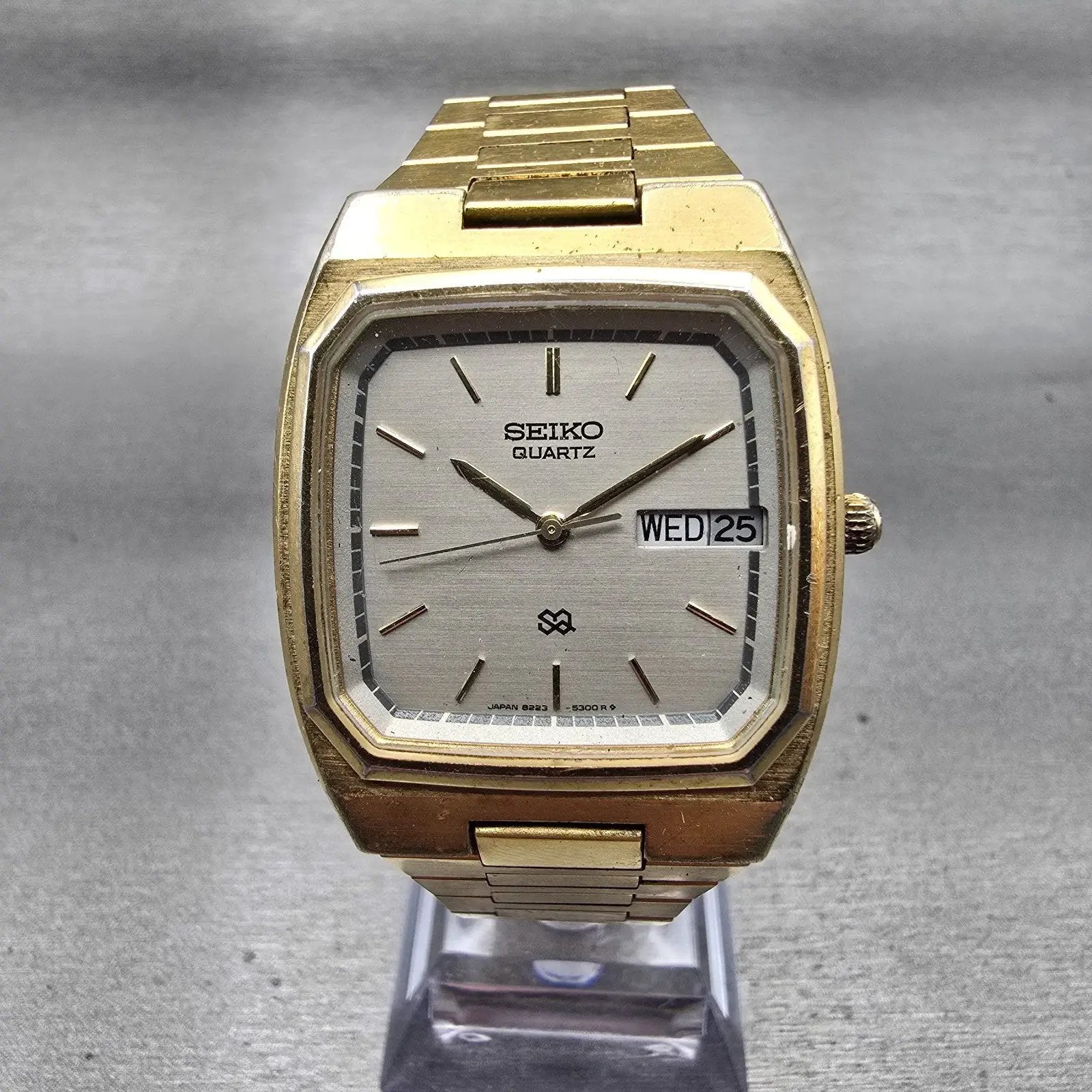 Seiko SQ Watch Men 32mm Silver Dial Gold Tone Daydate 8223-5249 New Battery VTG0
