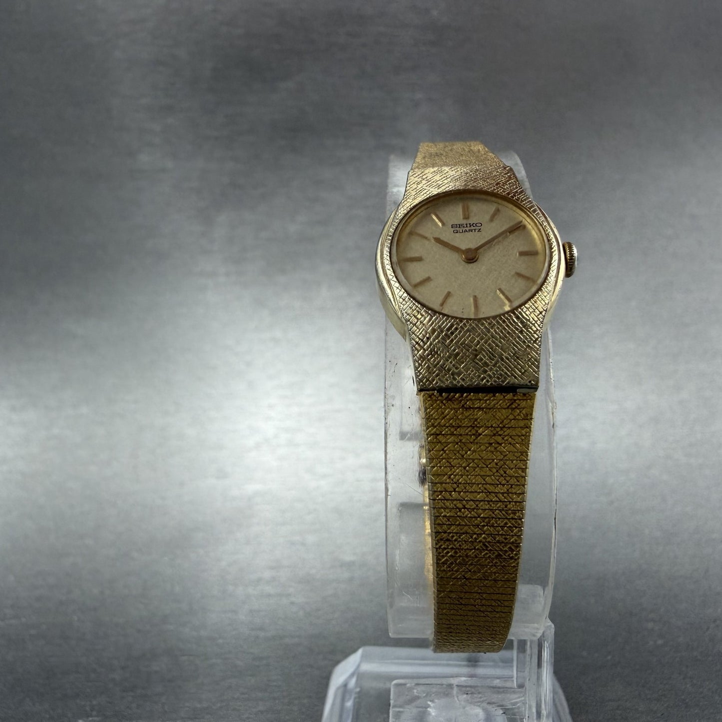 Seiko Watch Women 17mm Champange Dial Gold Tone Round 2C20-0149 New Battery KO895
