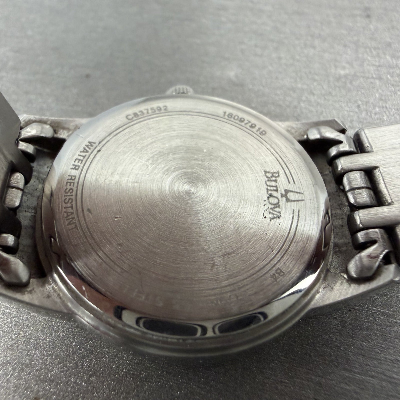 Bulova Watch Women 30mm Silver Dial Silver Tone Round 96L192 New Battery9