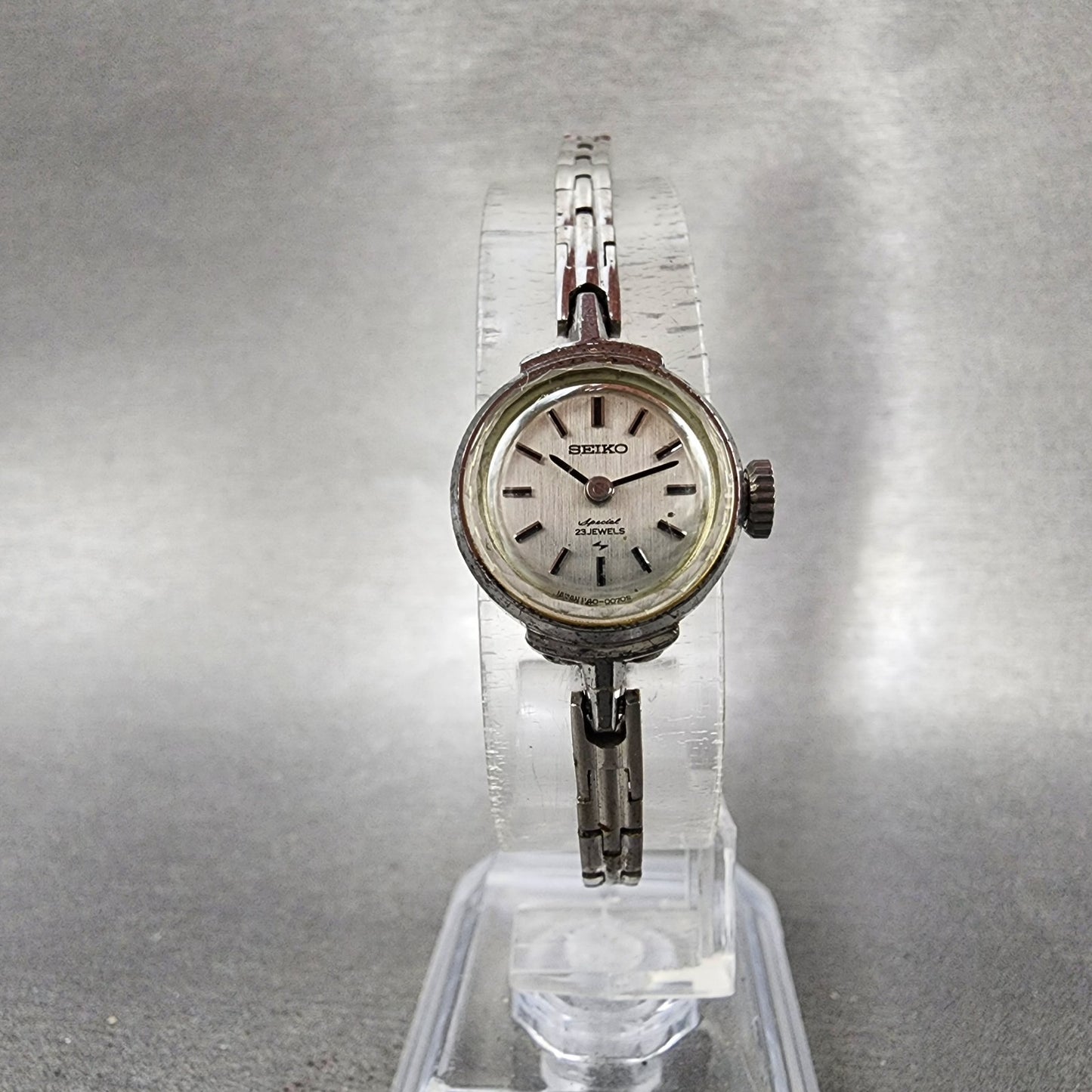 Seiko Special Watch Women 17mm Silver Dial White Gold Plated Manual Wind Runs4