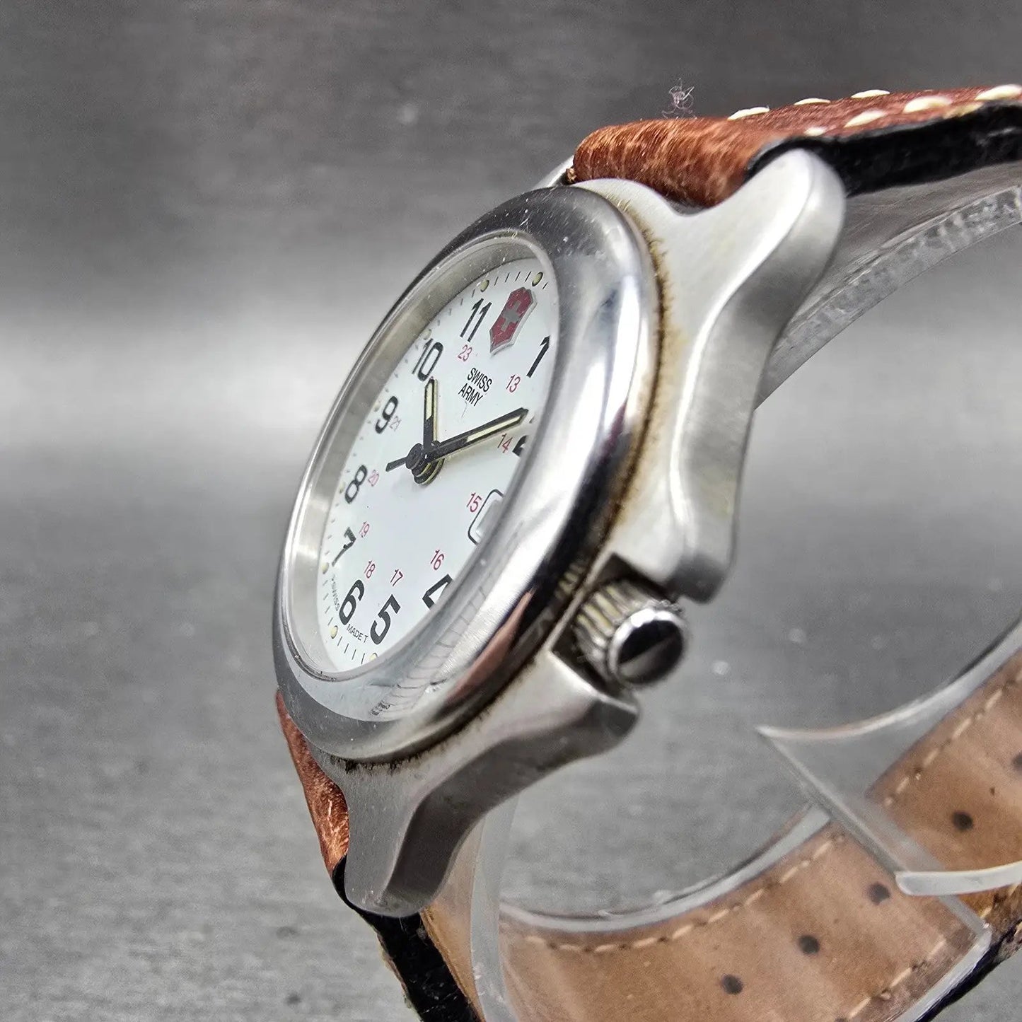 Victorinox Swiss Army Watch Women 29mm White Dial Date AM-3723 Round PARTS3