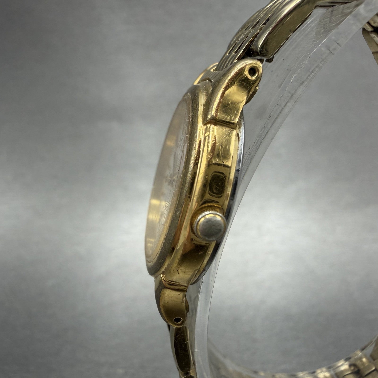 Seiko Watch Women 25mm White Dial Gold Tone Round V7011930 New Battery2