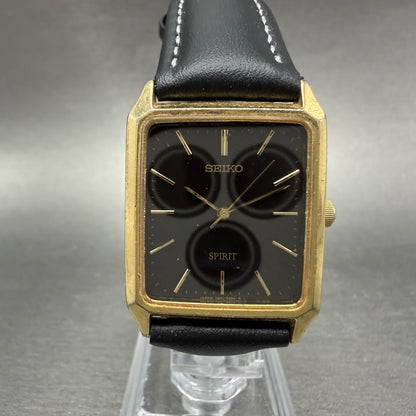 Seiko Spirit Tank Watch Men 25mm Black Dial Gold Tone Rectangle 7N01-5180 Newbat0