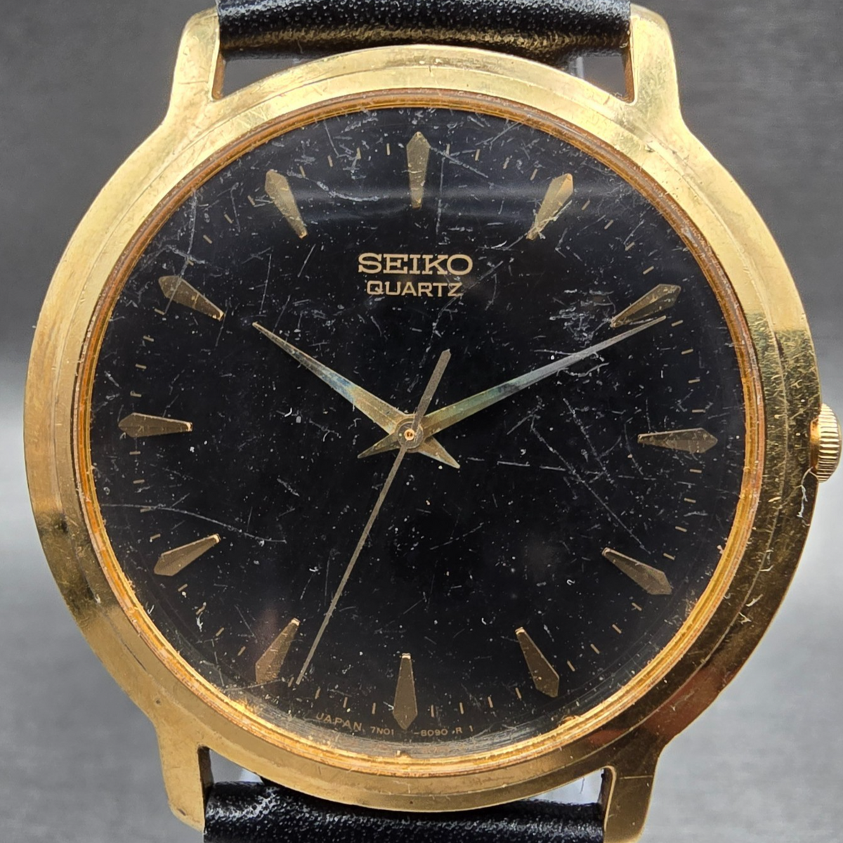 Seiko Watch Men 36mm Black Dial Gold Tone Round 7N01-8040 New Battery Vintage1